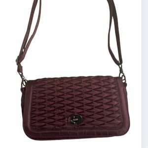 Lug Allegro Quilted Crossbody Bag - Rich Wine Burgundy